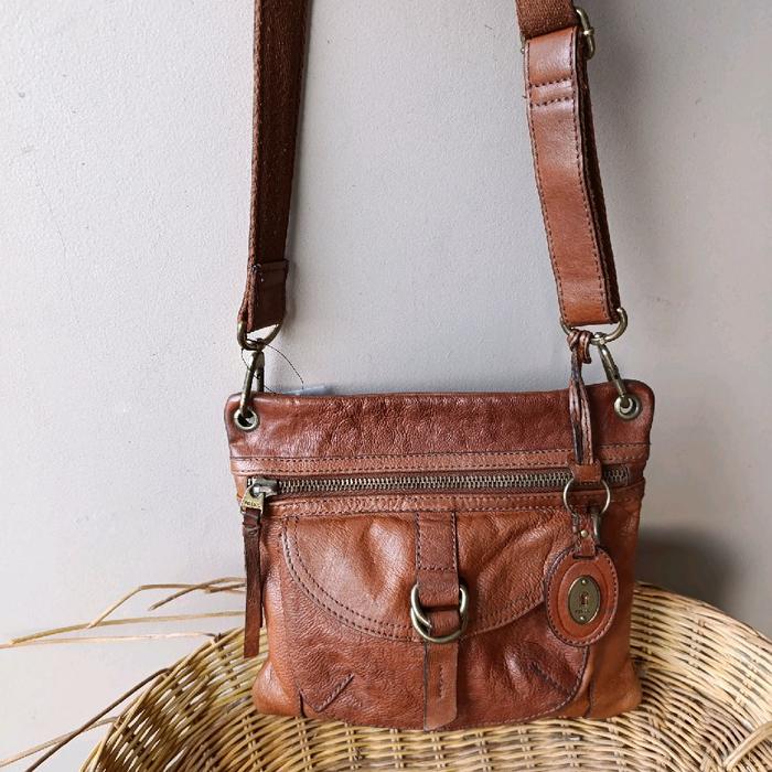 tas laki laki atau perempuan Fossil  Sasha slingbag original longlive vintage
