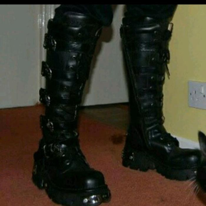 sepatu kulit boots rock tinggi punk rock