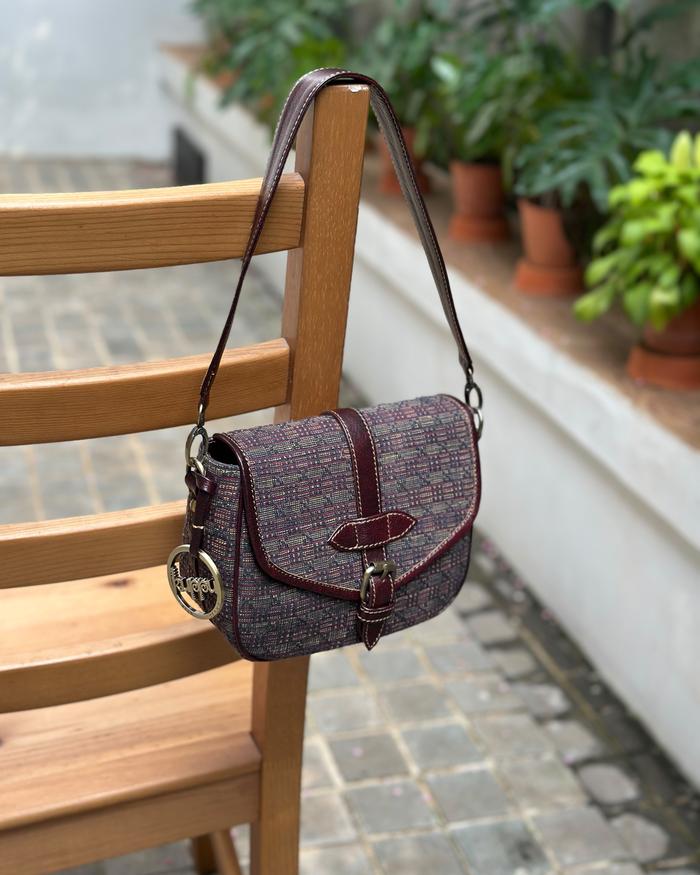Sari bag Tenun Gedog Tuban Jawa Timur (Burgundy Italian Leather) by Kuppu Batik Tenun