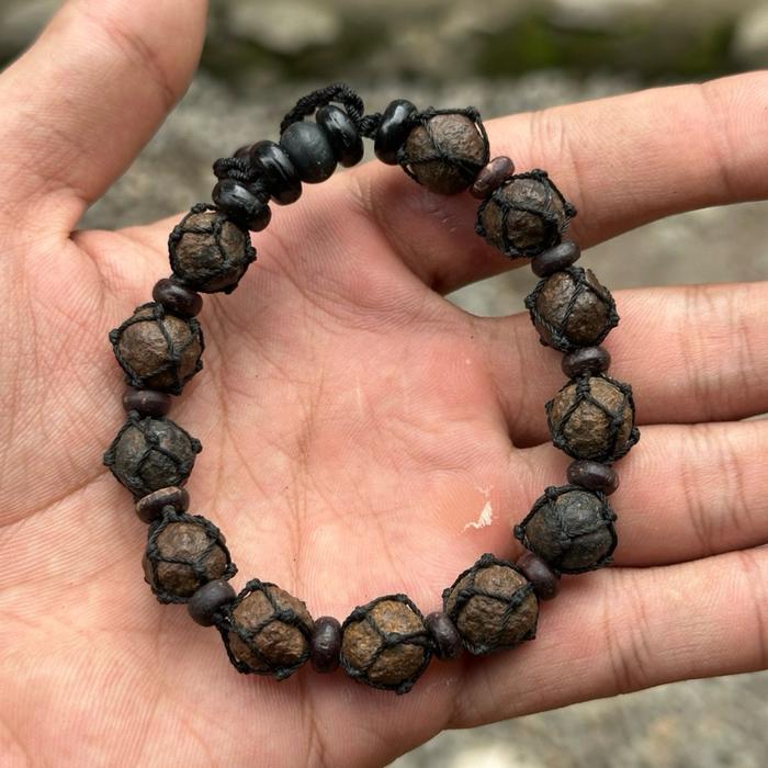 Gelang Munta Besi Tanah Aktif