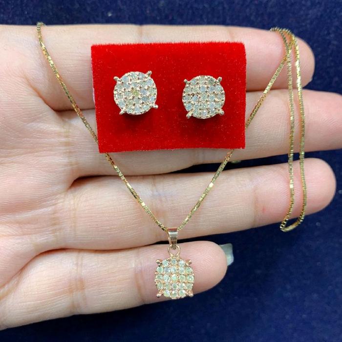 Berlian Medan Set Anting Bulat Penampakan dan Rantai Liontin Bulat
