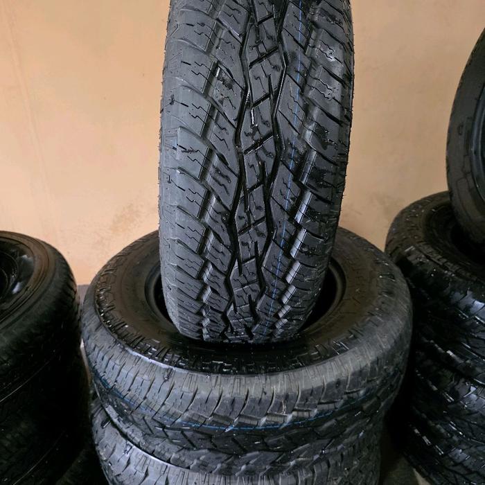 ban toyo open country 265/65/17 fortuner pajero hilux triton dmax
