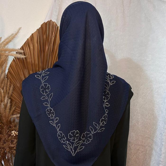 Hijab Payet Tabur Bunga Kristal Kombinasi Motif Terbaru
