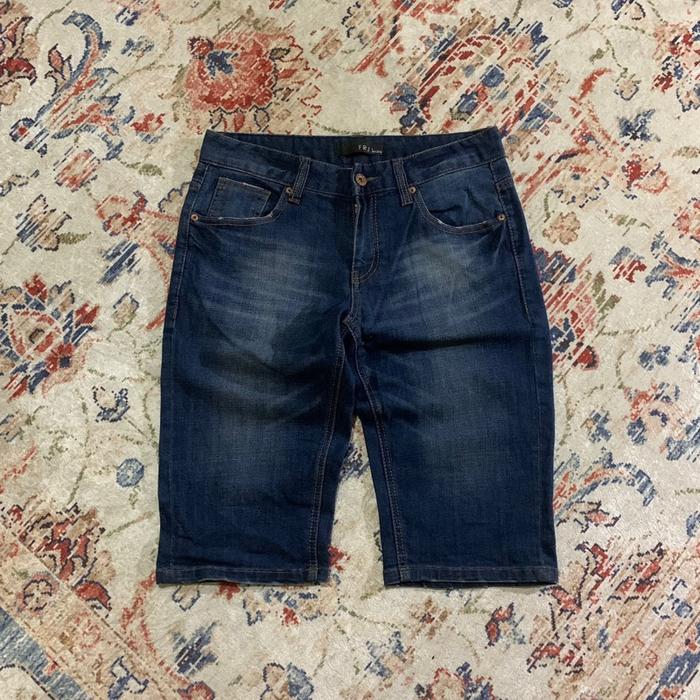 frj celana pendek jeans ukuran 30 31 denim original