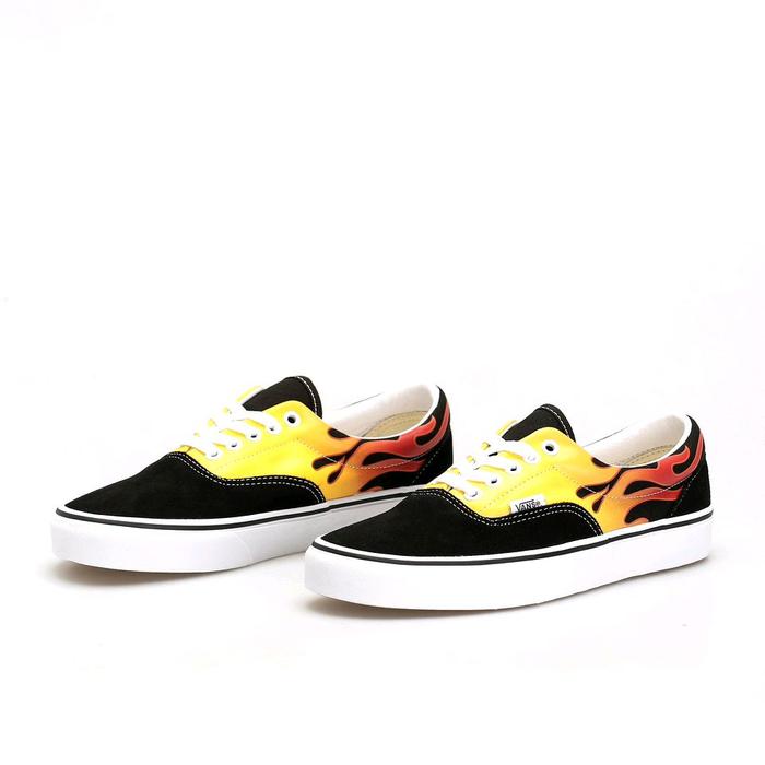 Vans Sepatu Skateboard Era Low dengan Desain Api Kuning dan Merah untuk Pria dan Wanita