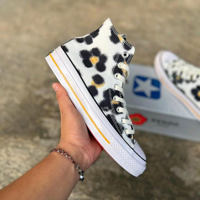 Converse Kenzo Sepatu High Top Desain Leopard Hitam Putih Tali Putih Nyaman untuk Aktivitas Sehari-h