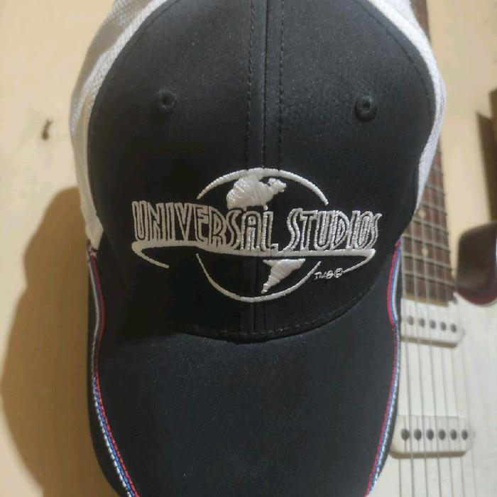 Topi Universal studio lawas