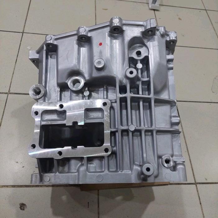 TENGKORAK TRANSMISI CANTER PS125 (tengah)