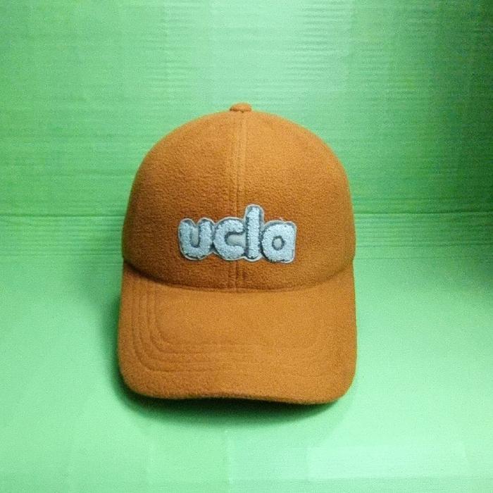 topi UCLA cap bahan hangat