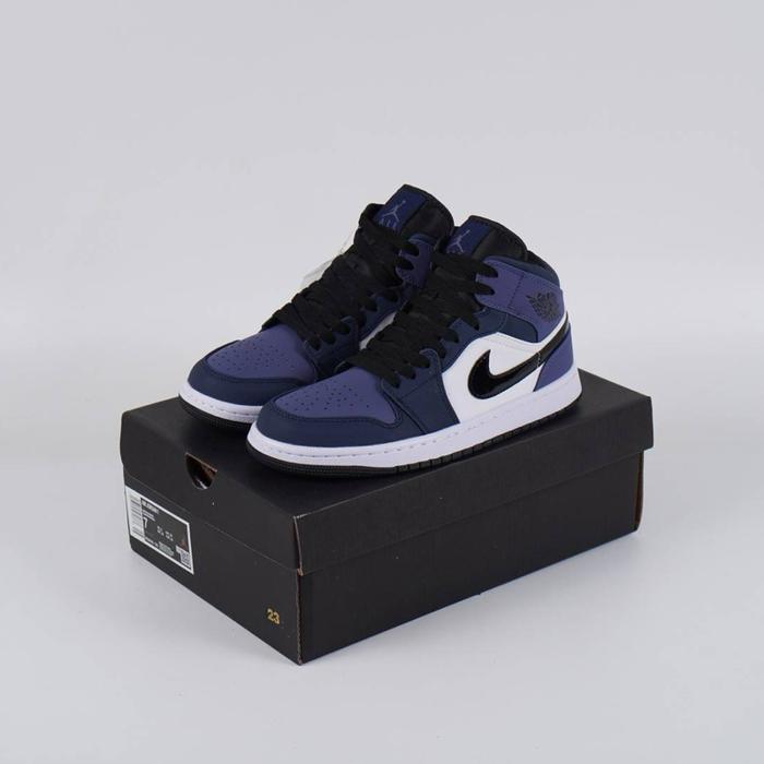 Sepatu Nike Air Jordan 1 Mid Purple