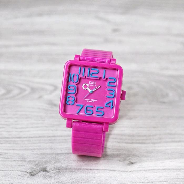Q&Q VR06J QQ VR06 jam tangan Wanita casual original water resistant