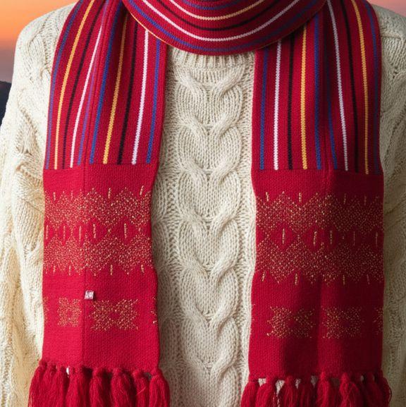Syal Motif Bekabuluh Karo Bahan Lembut Wol