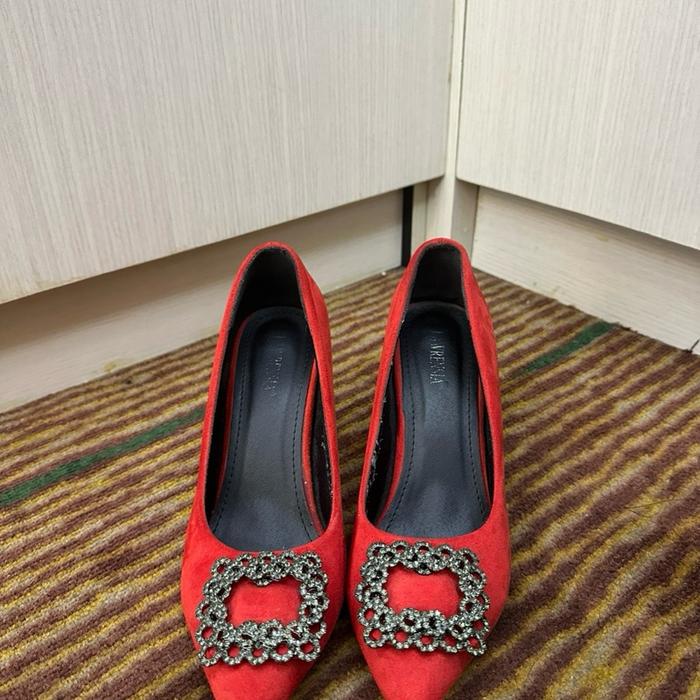 Preloved pump heels size 38