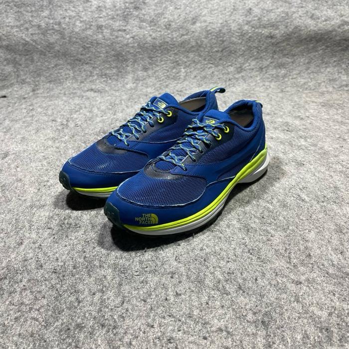 Merek: TnF  Model: SNEAKERS OUTDOOR  Asal: KOREA Size :  87setara 40 insole 26cm Price :440k  Ini ad