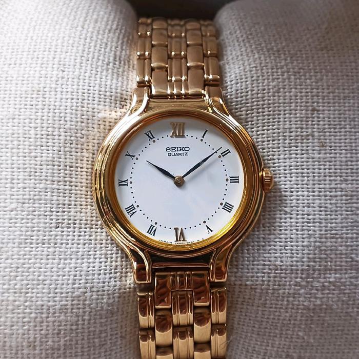 Seiko Vintage Ladies Rantai Gold. Jam tangan klasik dengan desain yang menarik. Cocok untuk wanita y