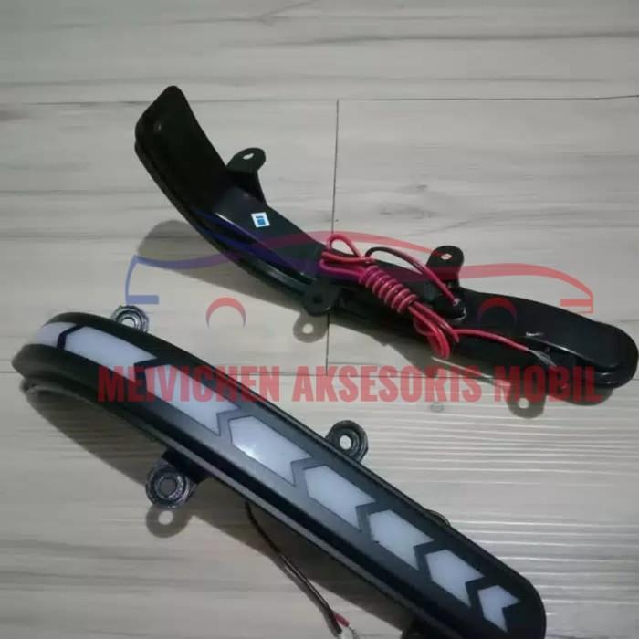 Lampu Sein Spion Mobil Grand Innova 2012-2015 With Running LED A1