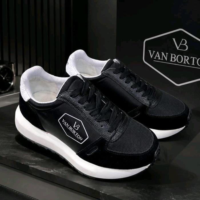 Sepatu Sneaker Pria VAN BORTON Premium – Casual Sport Hitam Putih Ringan Anti Slip-VB02