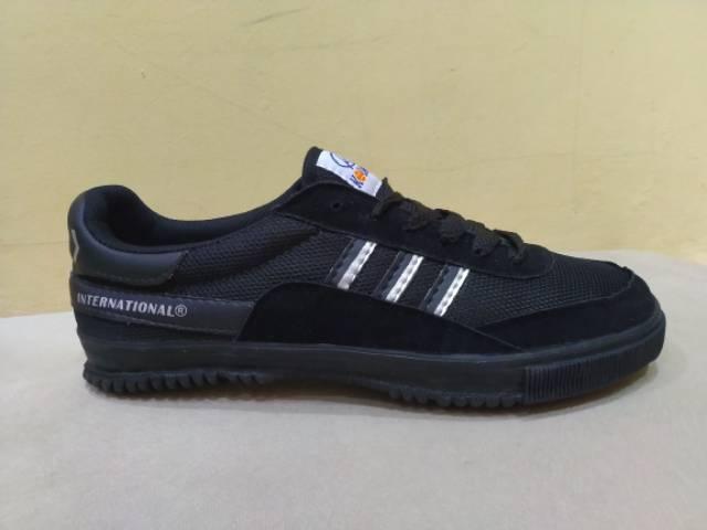 Sepatu capung kodachi hitam