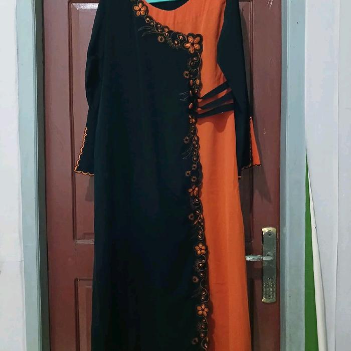 Gamis / jubah bordir warna hitam dan oren preloved