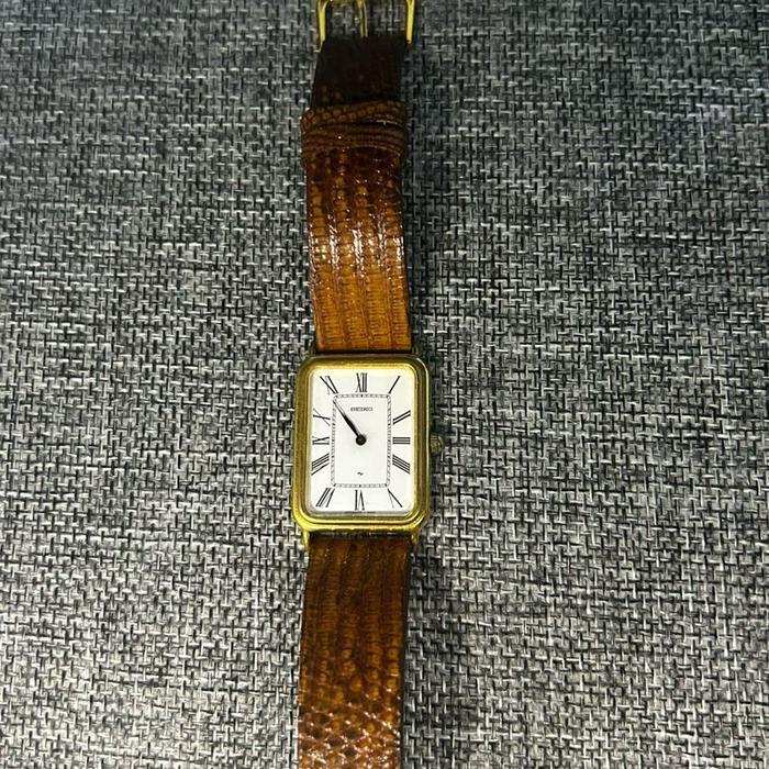 Seiko Chariot Tank Roman Dial 2220-3450