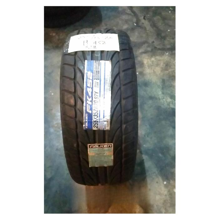 SALE Ban 255/35 R20 Falken 452