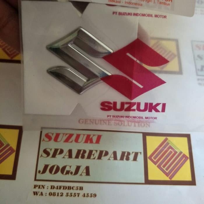 68641-22J10-000 Emblem logo S batok Lampu Satria FU Thailand Silver 25 [NTS]