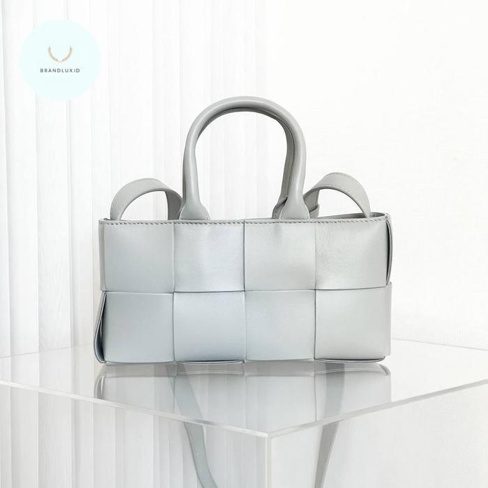 BOTTEGA VENETA MINI EAST-WEST ARCO TOTE AGATE GREY
