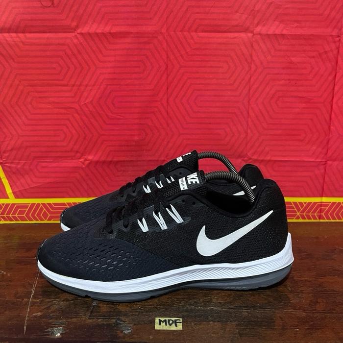 Sepatu second ori nike zoom winflo 4 black size 42