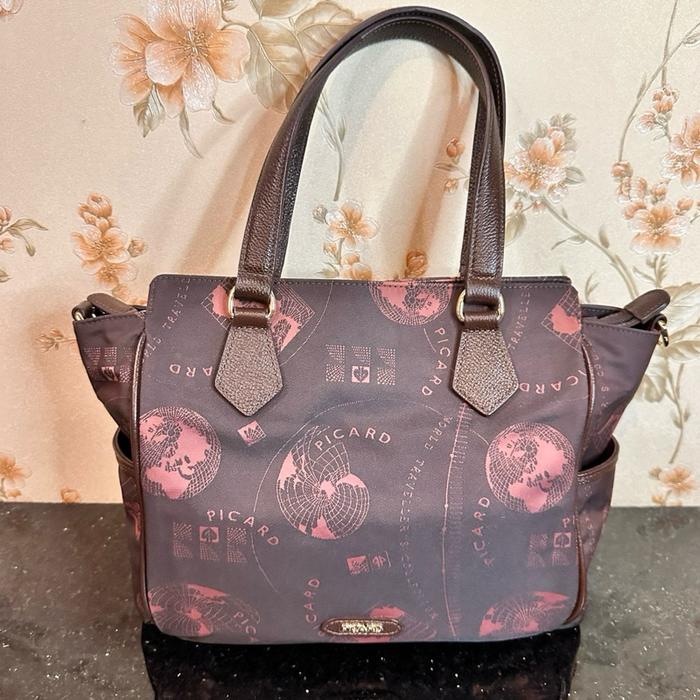 Picard Tas Wanita Picard Motif Bumi Elegan dengan Desain Trendy dan Tali Handle yang Nyaman