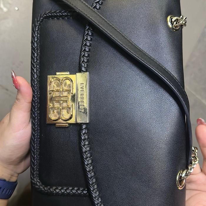 Everbest Tas Wanita Hitam dengan Desain Tali Braided dan Rantai Logam Elegan