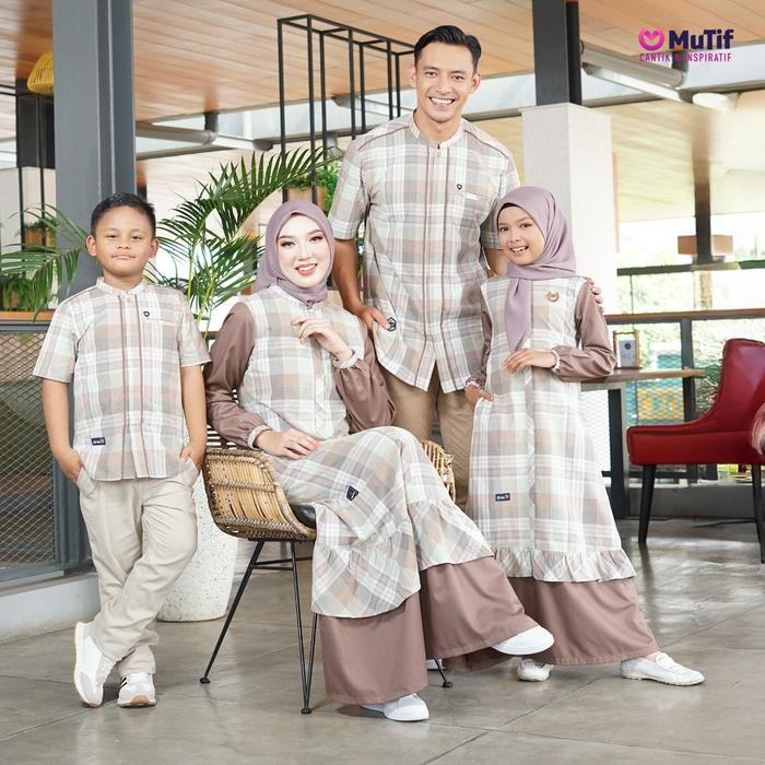 Mutif Sarimbit Kaleeisa & Zikra - Setelan Baju Muslim Lebaran Keluarga
