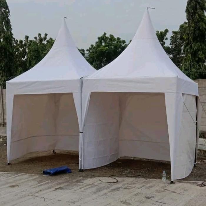 Tenda Kerucut Putih untuk Acara Outdoor dengan Desain Elegan dan Praktis