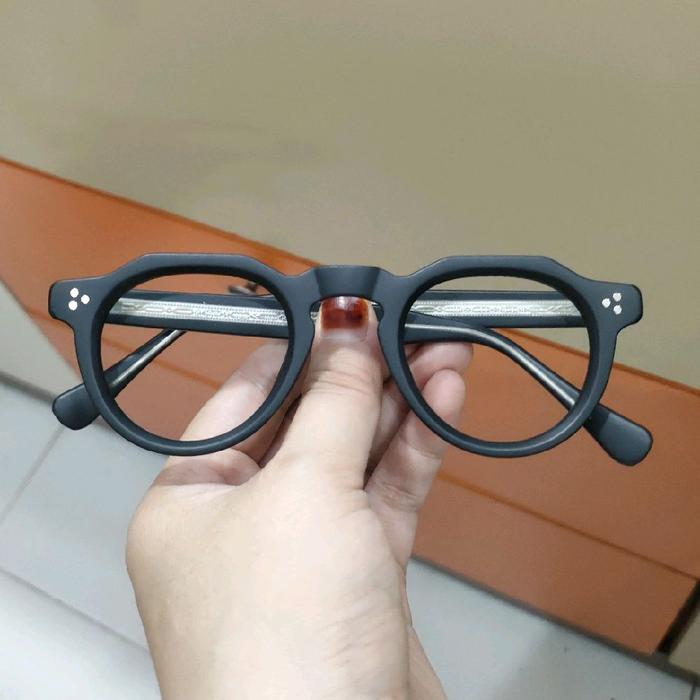Frame Kacamata Pria/Wanita Tipe 5837 dengan Desain Modern dan Nyaman untuk Penggunaan Sehari-hari