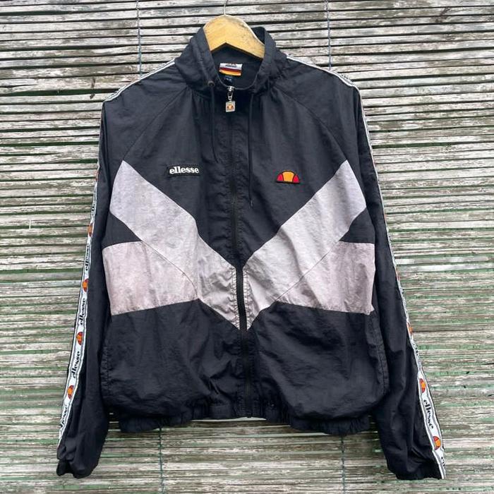 jaket windbreaker ellesse tapped second