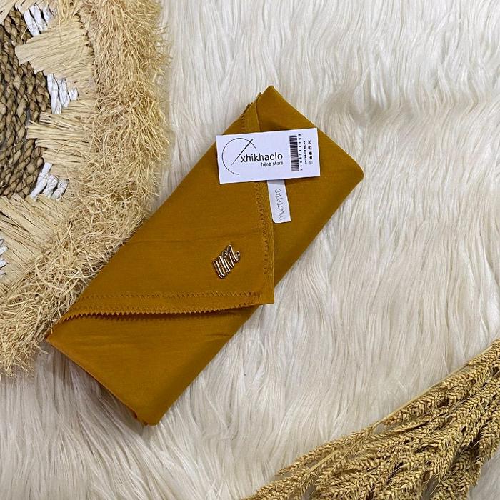 hijab UM jumbo 130x130 syar'i segi empat lacercut plus pouch polos Metal Logo um Voal