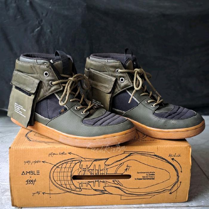Sepatu Sneakers AMBLE x SSST