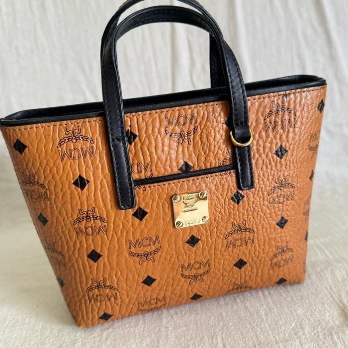 MCM** MINI TOTE BAG COGNAC PRELOVED BAG BRANDED