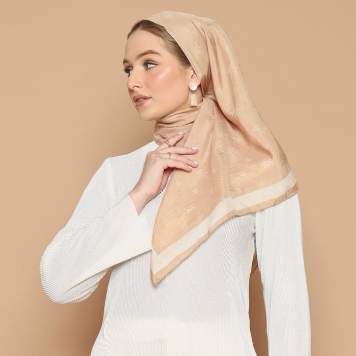 KHANAAN + MONOGRAM SCARF + IVORY