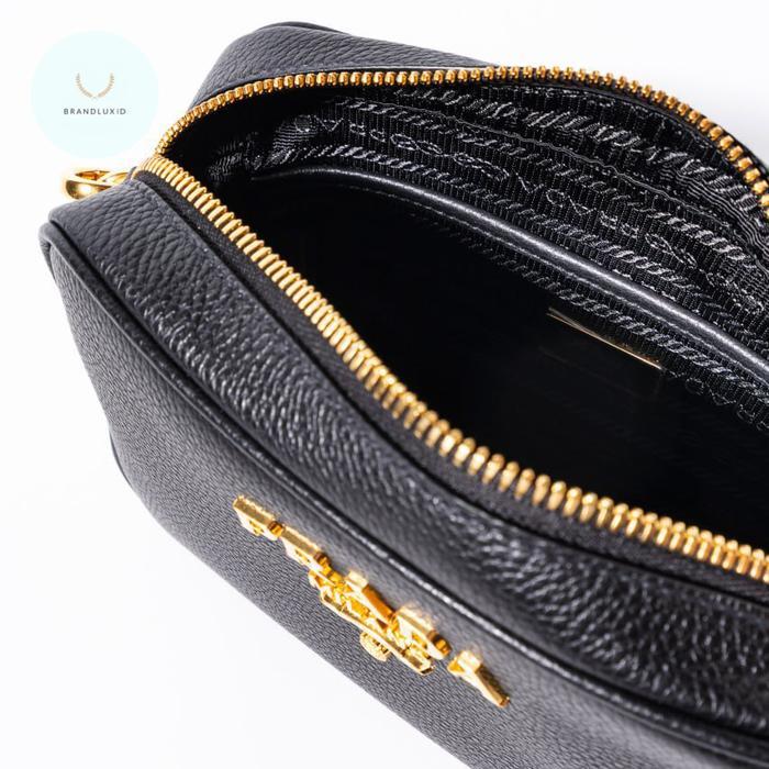 PRADA MILANO LOGO CAMERA BAG GRAINED LEATHER BLACK