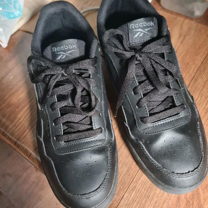 Sepatu Reebok Court Advance triple black 43 second bekas Shoes Casual Snekers Hitam Kasual