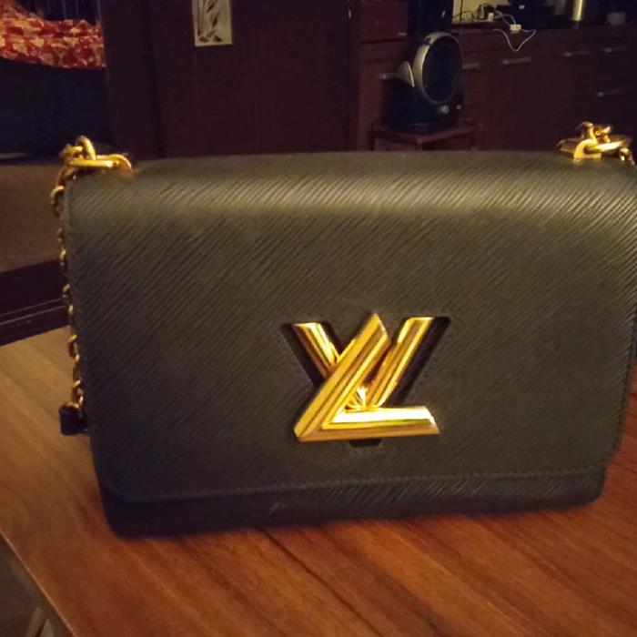 Louis Vuitton Tas Twist MM Tahun 2018 Original dengan Desain Elegan dan Fungsionalitas Tinggi