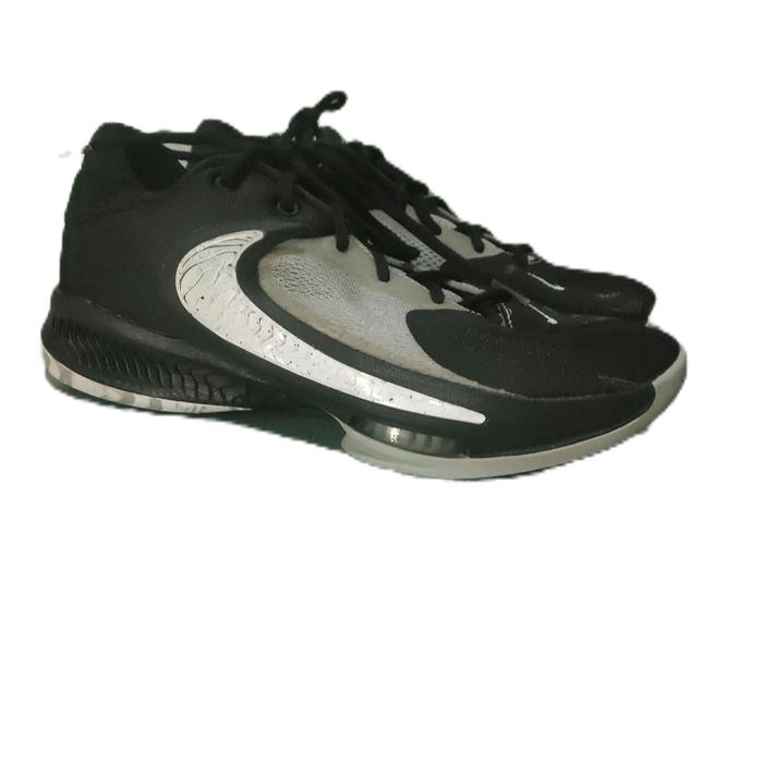 Nike Sepatu Basket Zoom Freak 4 Hitam dengan Desain Ergonomis dan Teknologi Zoom untuk Performa Opti