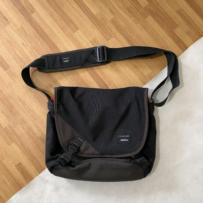Crumpler Skivy Small Tas Selempang Tas Laptop