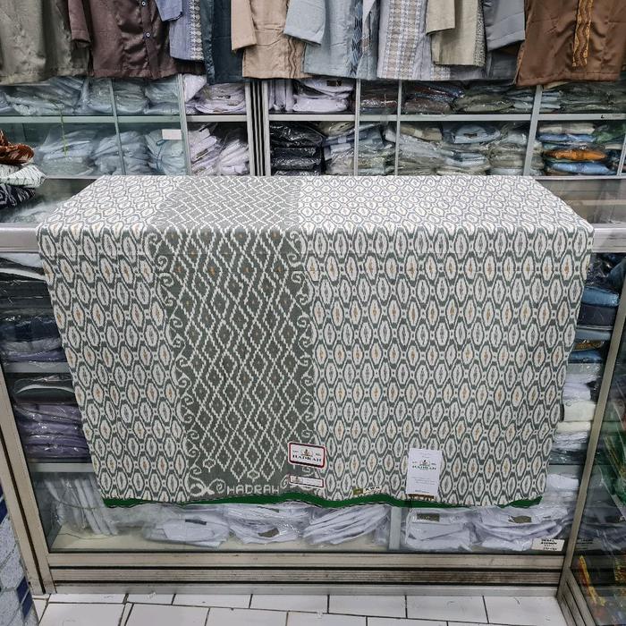 Sarung Tenun Pria Dewasa Hadrah Bahan Mesres Motif Kawung Kualitas Premium untuk Gaya Tradisional