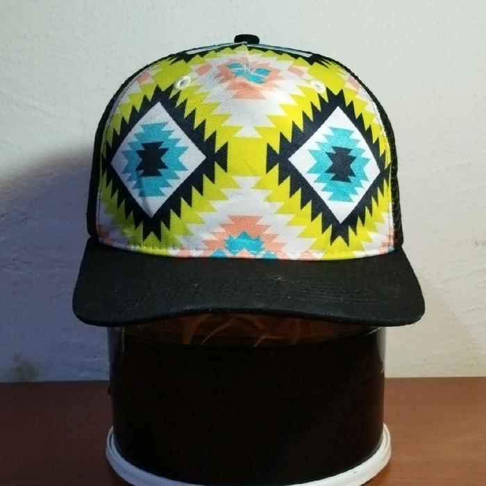 Topi Trucker LOCALE Outdoor