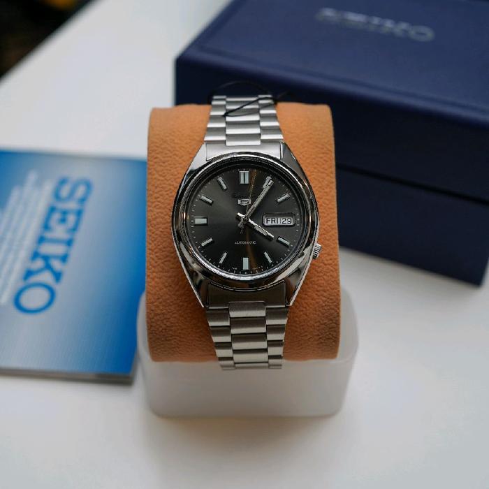 Seiko SNXS79 SNXS79K New Old Stock