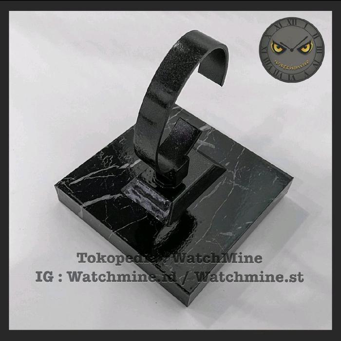 dudukan jam standing holder