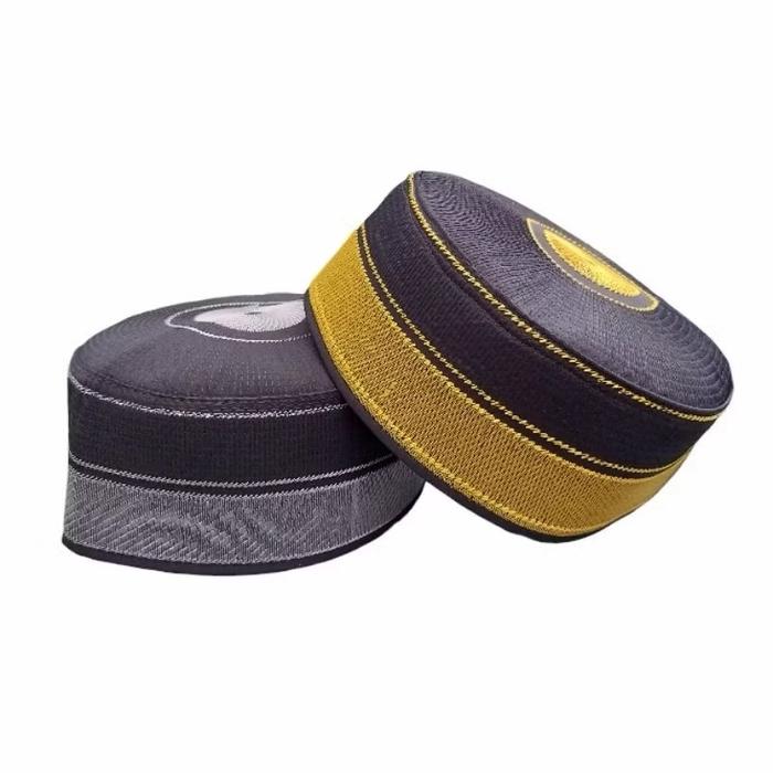￼SONGKOK RECCA BONE GOLD BAHAN KAIN KHAS BUGIS MAKASSAR