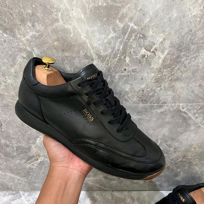 Sepatu Hugo Boss Size 40 Original Sneakers Casual Bekas Second Preloved Authentic Pria Wanita Black 