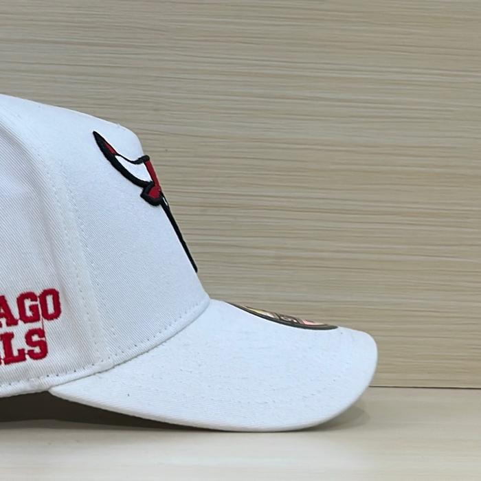 TOPI BASEBALL PUTIH BANTENG BORDIR MERAH